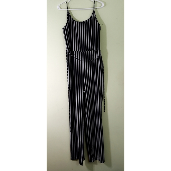 Striped jump suit - Picture 1 of 6